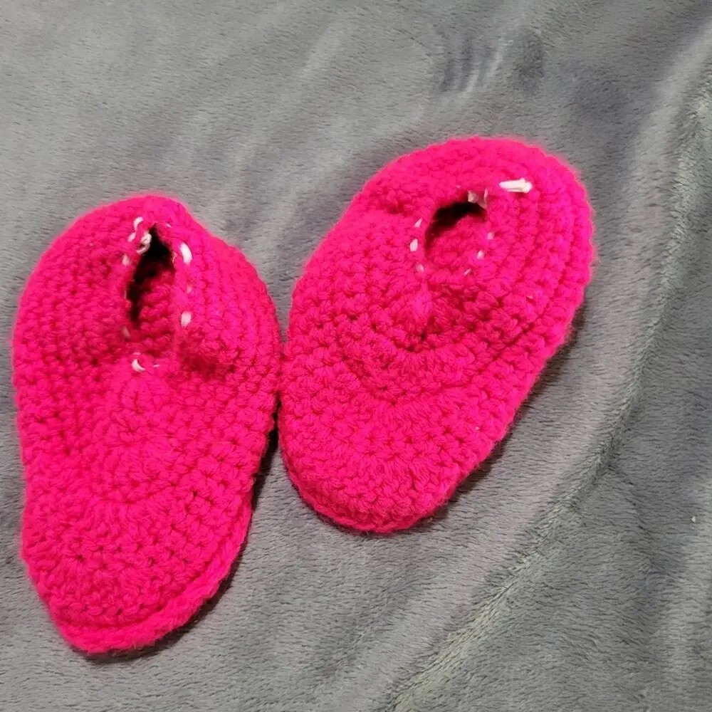 Hand Crochet Baby Slipper Shoes Girls 6/7 Houseshoes Barbie Pink Comfort Stretch